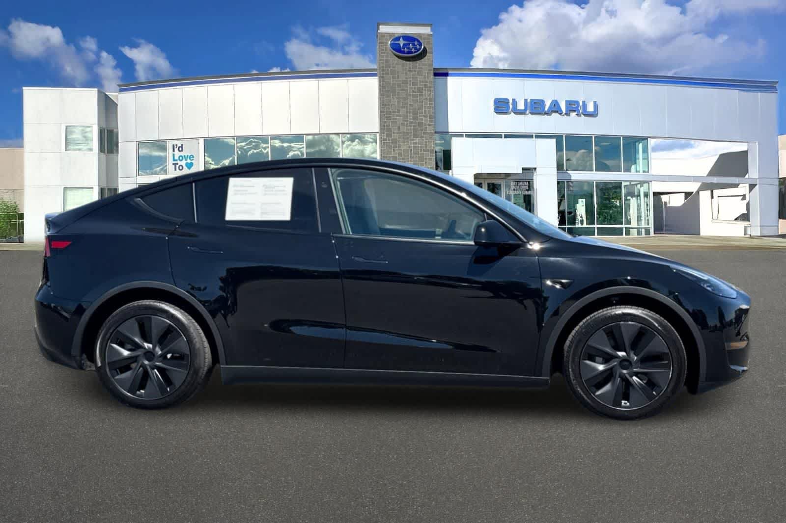 Used 2024 Tesla Model Y Long Range AWD/4WD image 6