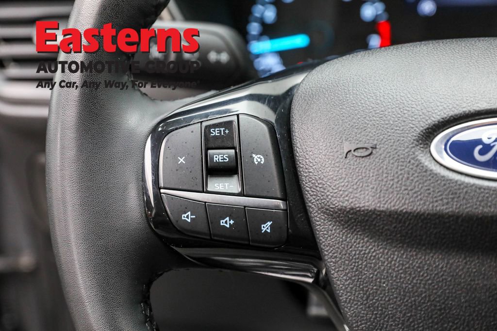 Used 2022 Ford Escape SE w/ Cold Weather Package image 15