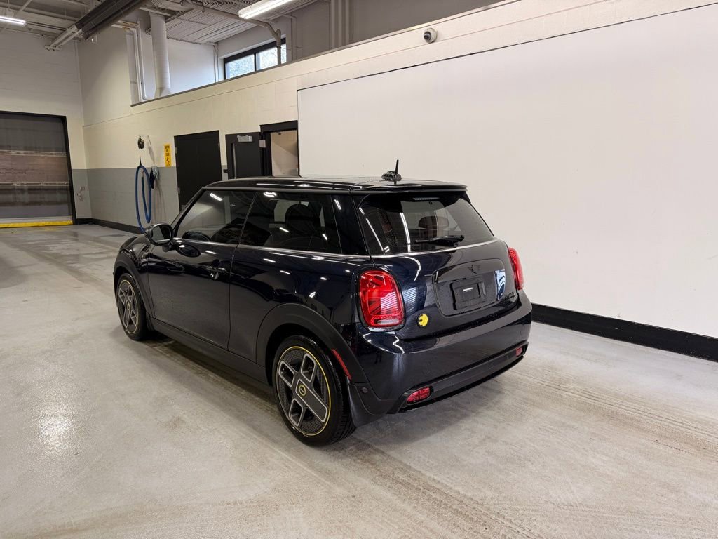 Certified 2024 MINI Cooper SE image 3