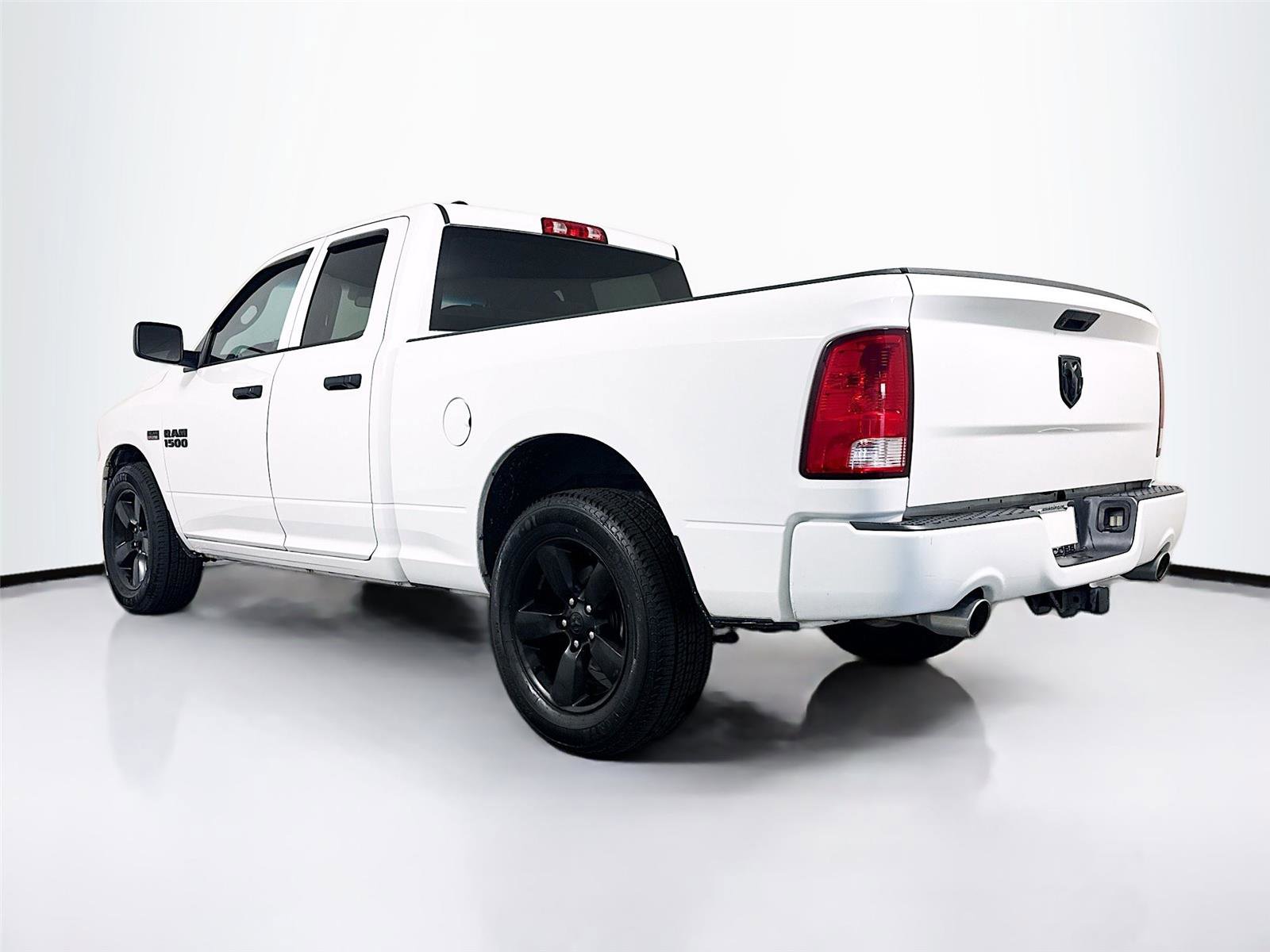 Used 2018 RAM 1500 Express RWD image 23