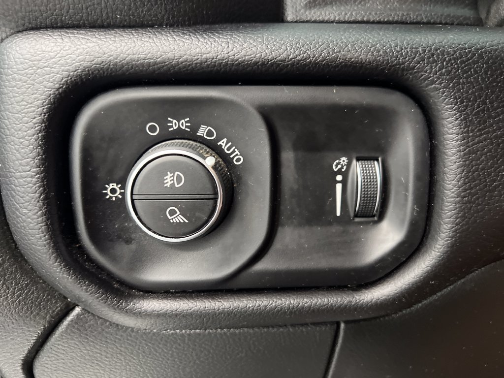 Used 2024 RAM 2500 Big Horn AWD/4WD image 47