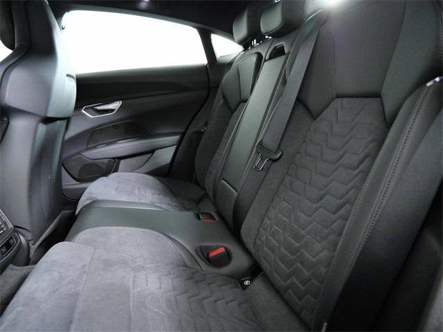 Used 2022 Audi e-tron GT Premium Plus image 16