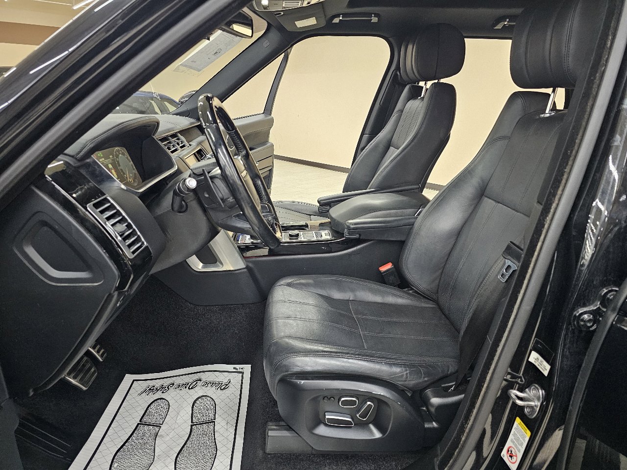 Used 2014 Land Rover Range Rover Supercharged image 17