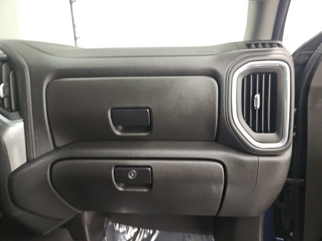 Used 2022 Chevrolet Silverado 1500 LT AWD/4WD image 35