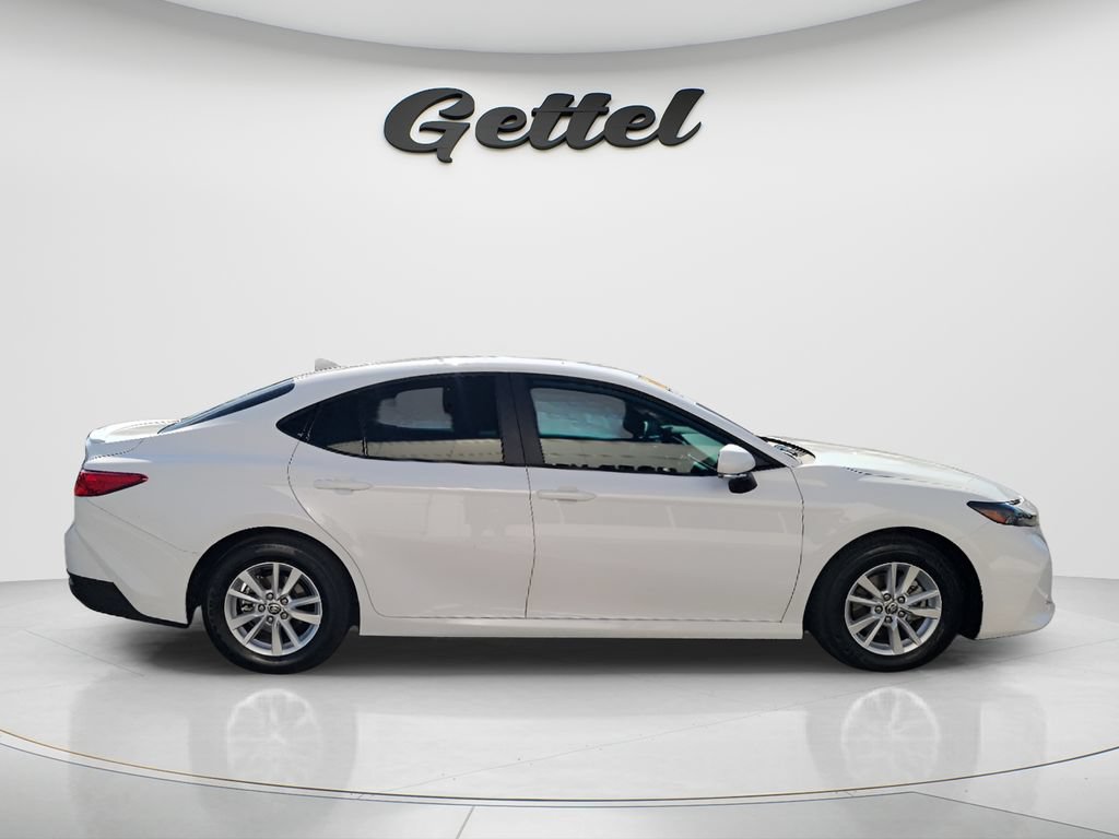 Used 2025 Toyota Camry LE w/ Convenience Package FWD image 4
