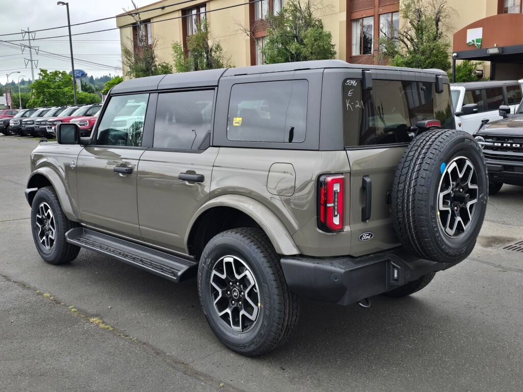 New 2026 Ford Bronco Outer Banks AWD/4WD image 3