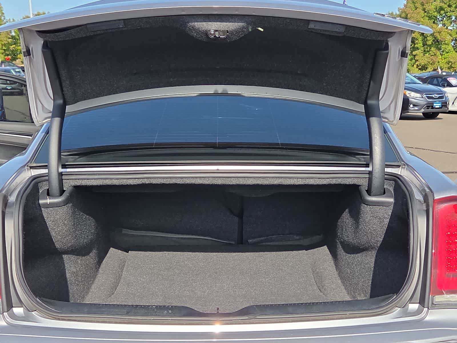 Used 2018 Chrysler 300 S w/ 300S Premium Group 2 RWD image 27
