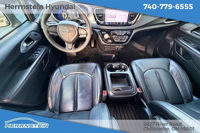 Used 2022 Chrysler Pacifica Touring-L w/ S Appearance Package image 12