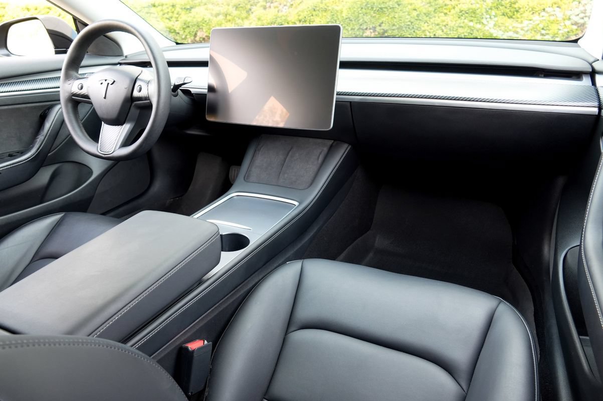 Used 2023 Tesla Model 3 Standard Range RWD image 7