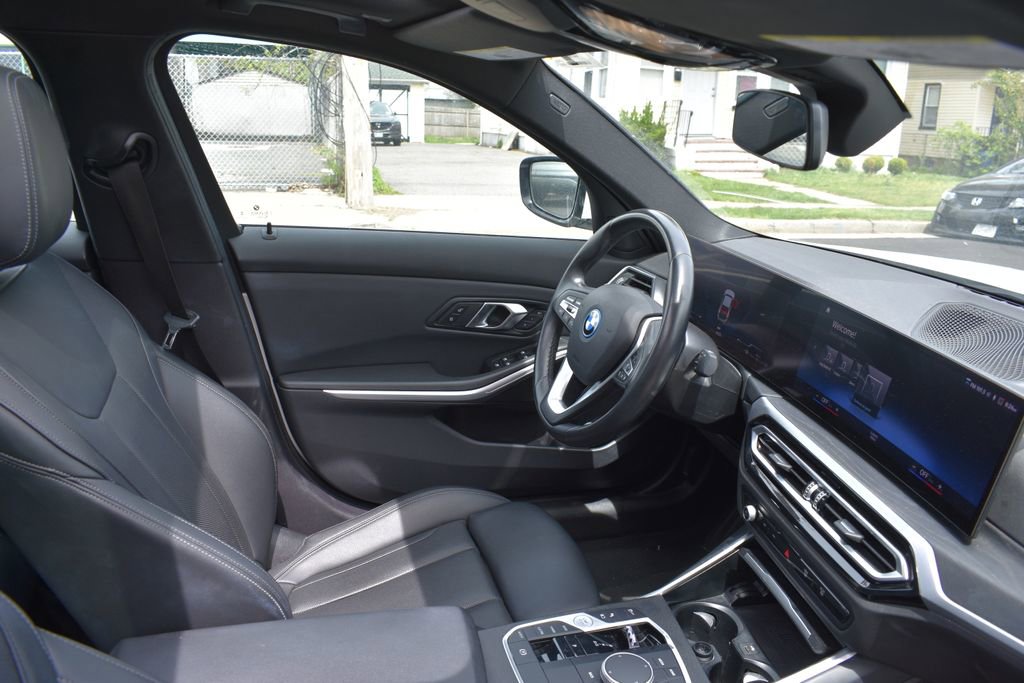 Used 2024 BMW 330e RWD image 21