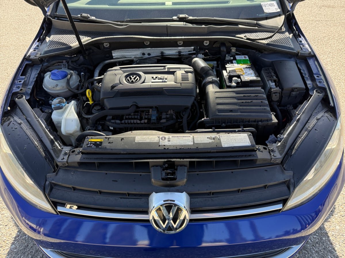 Used 2015 Volkswagen Golf R 4-Door AWD/4WD image 18