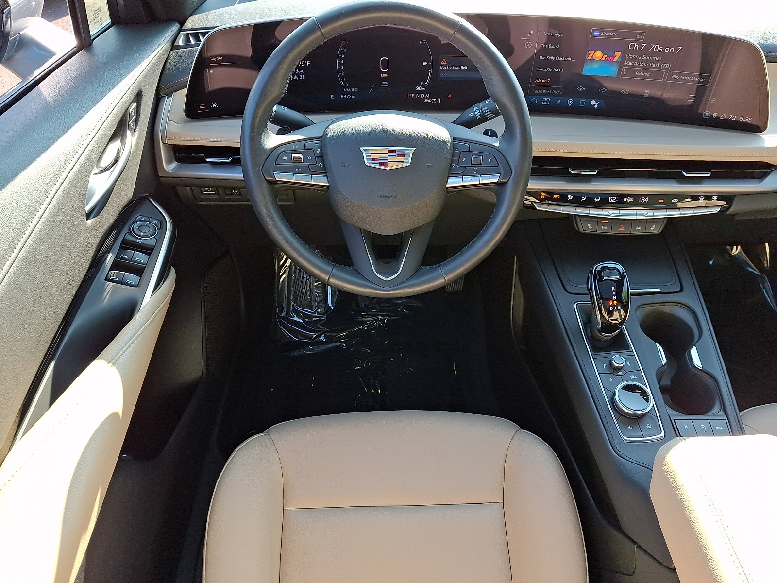Used 2024 Cadillac XT4 Luxury w/ Cold Weather Package AWD/4WD image 11