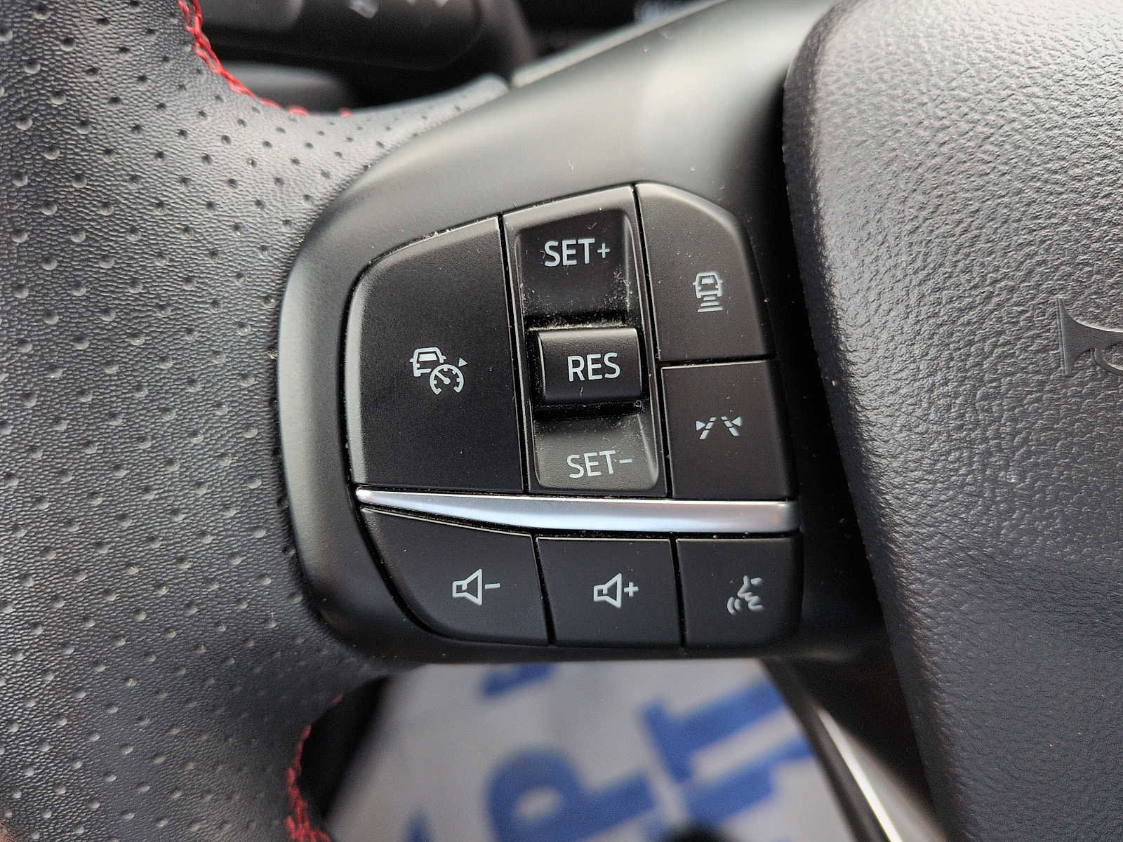 Used 2024 Ford Escape ST-Line w/ Tech Pack #1 AWD/4WD image 16