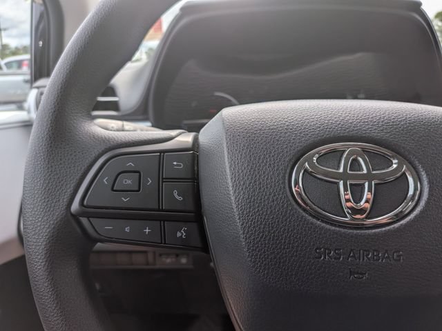 Used 2026 Toyota Sienna LE FWD image 17