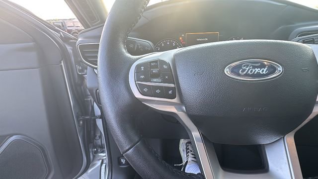 Used 2023 Ford Explorer XLT w/ Equipment Group 202A AWD/4WD image 19