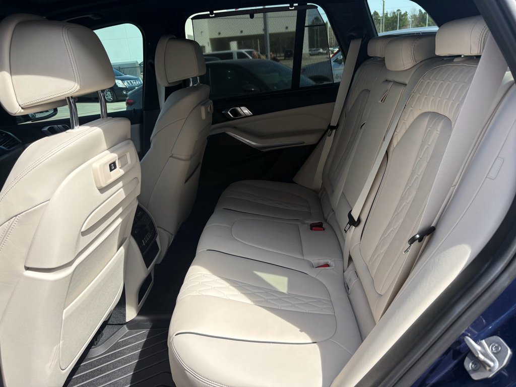 Used 2022 BMW X5 xDrive40i w/ Executive Package image 24