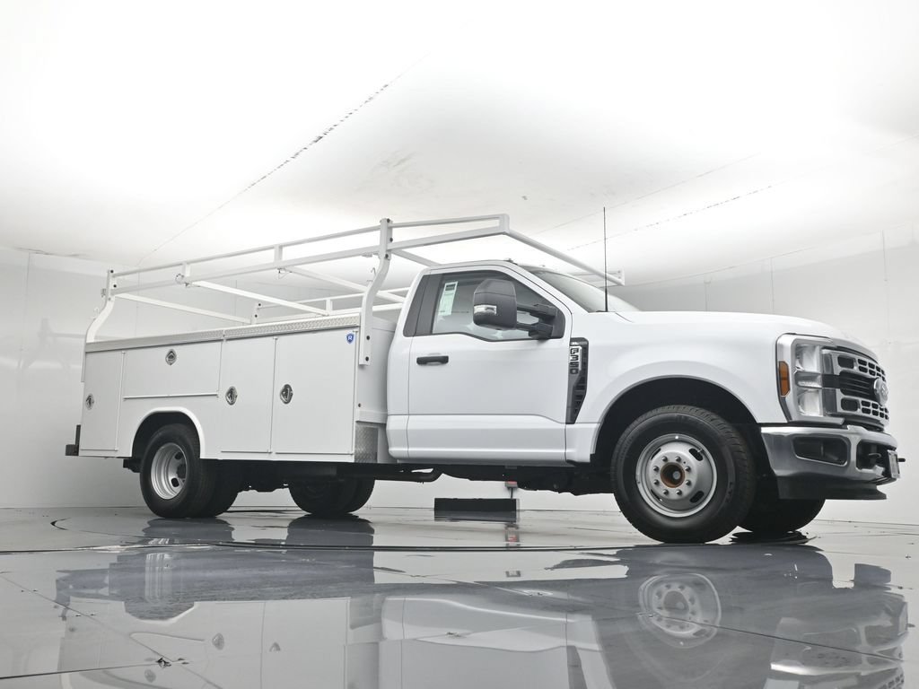 New 2026 Ford F350 XL w/ XL Chrome Package RWD image 3