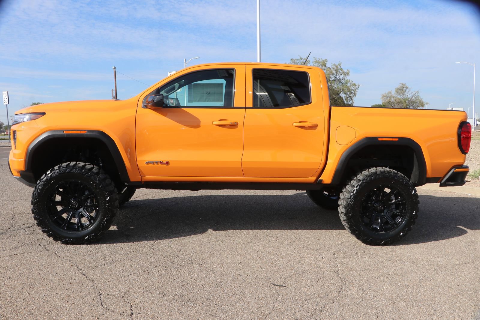 New 2025 GMC Canyon AT4 w/ AT4 Premium Package image 4