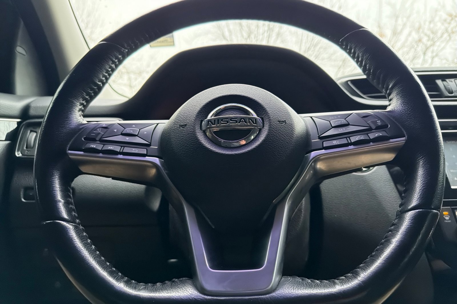 Used 2018 Nissan Rogue Sport SL image 32