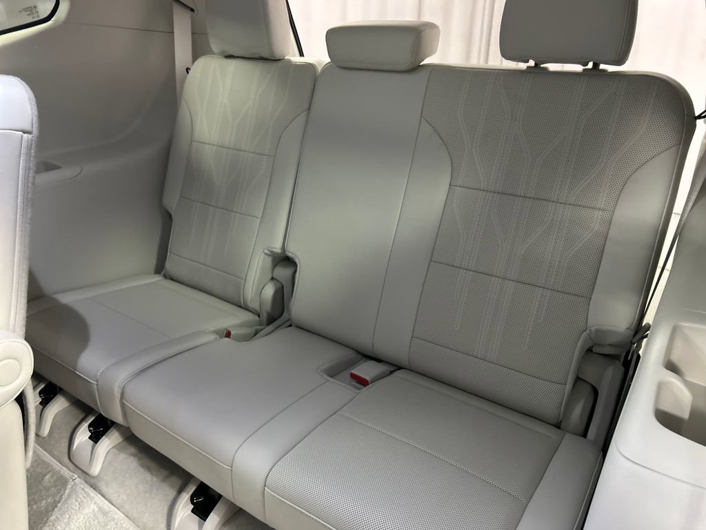 Used 2025 Buick Enclave Avenir w/ Super Cruise Package image 25