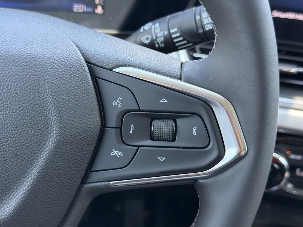 New 2026 Chevrolet Trax LT w/ LT Convenience Package FWD image 9