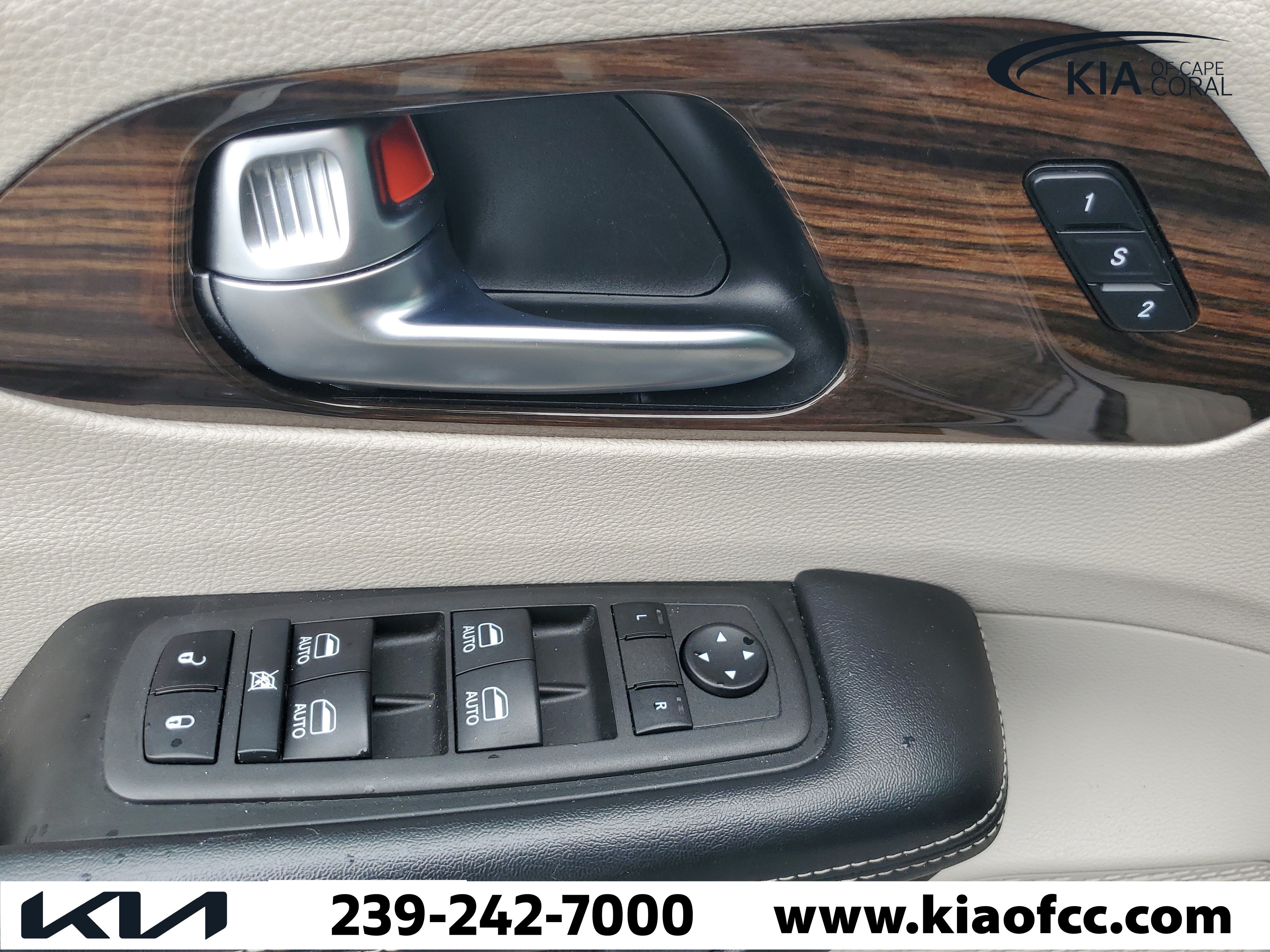 Used 2022 Chrysler Pacifica Limited FWD image 28