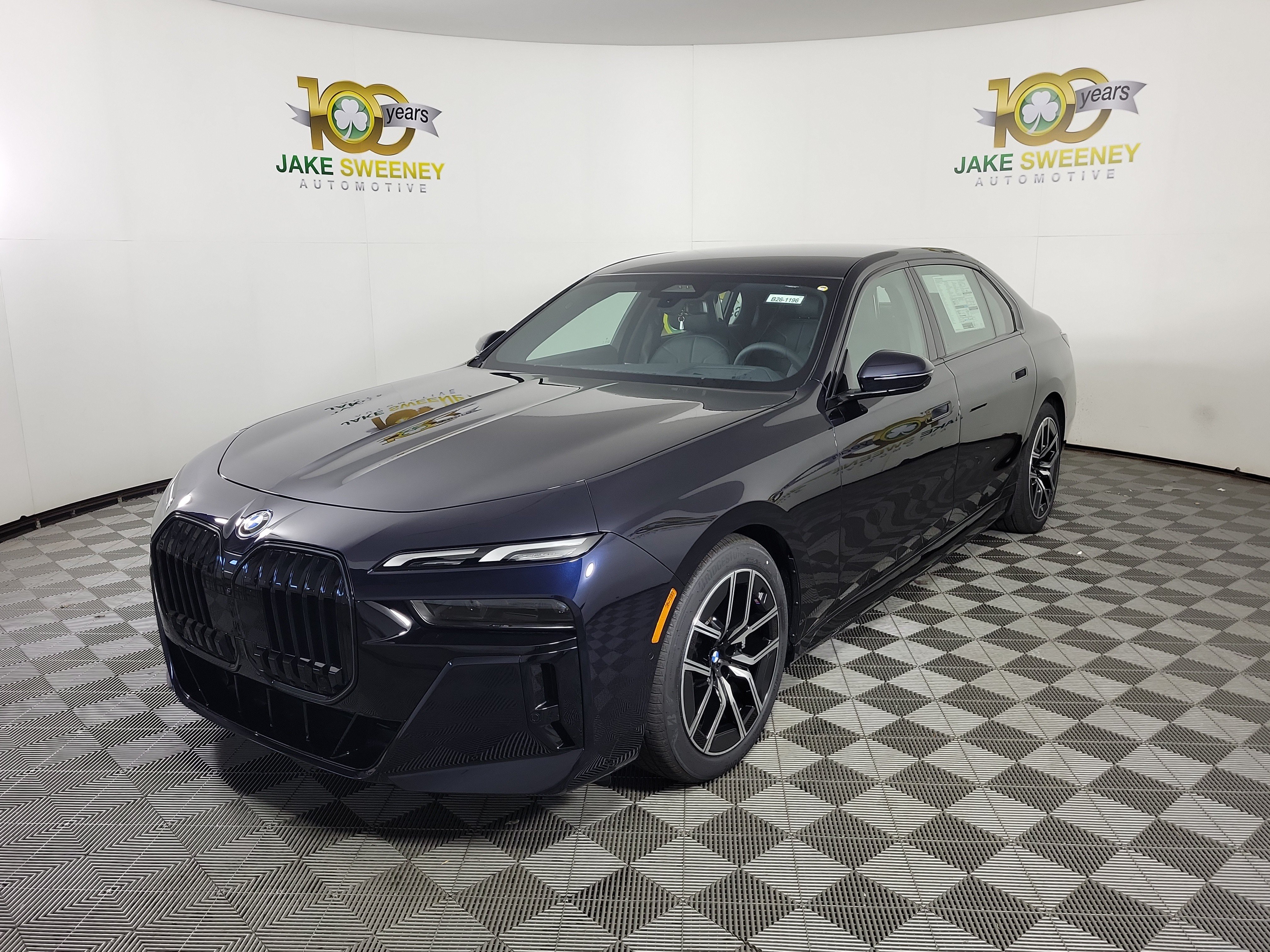 New 2026 BMW i7 xDrive60 w/ Premium Package AWD/4WD image 3