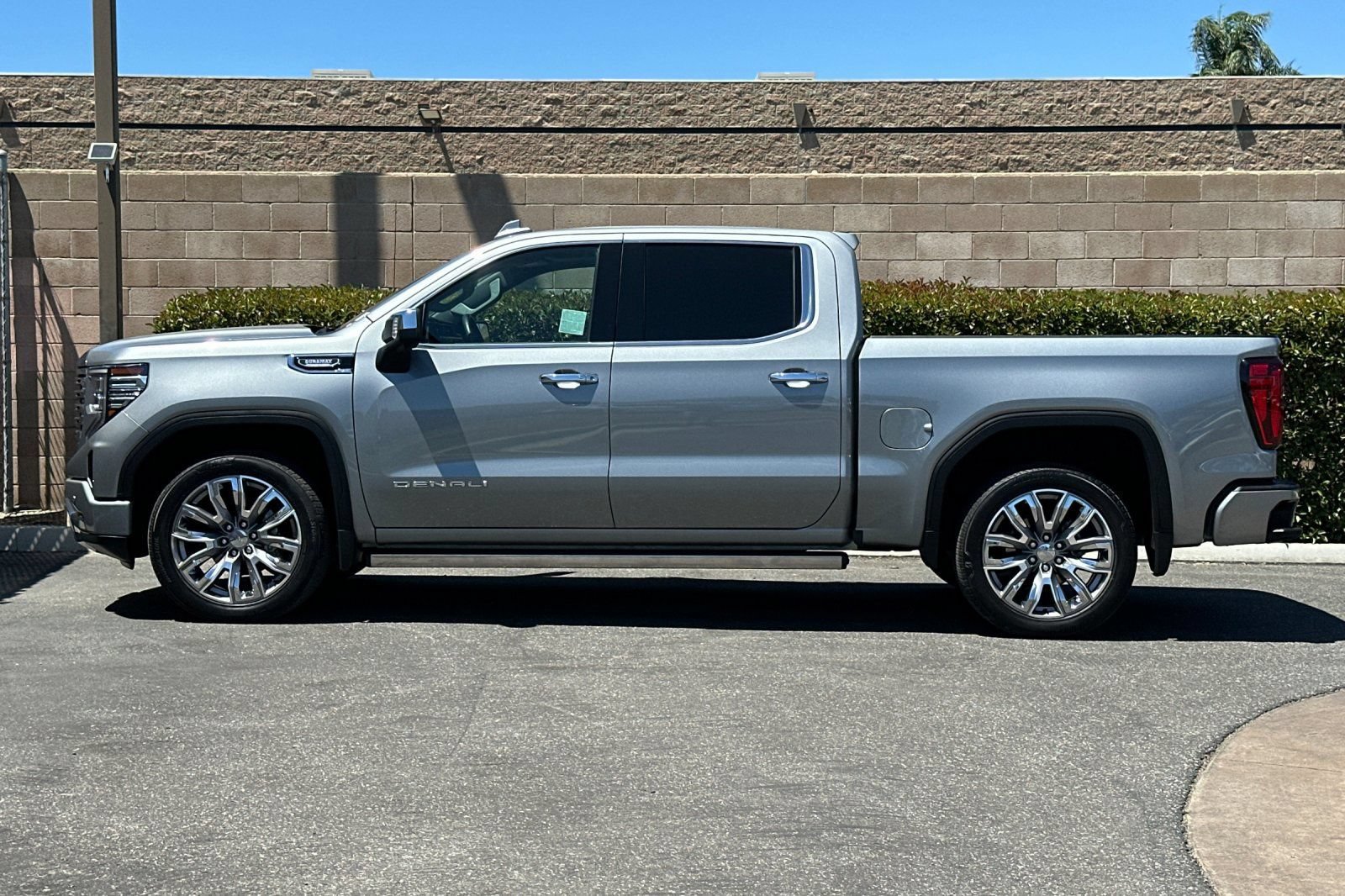 Certified 2025 GMC Sierra 1500 Denali AWD/4WD image 7