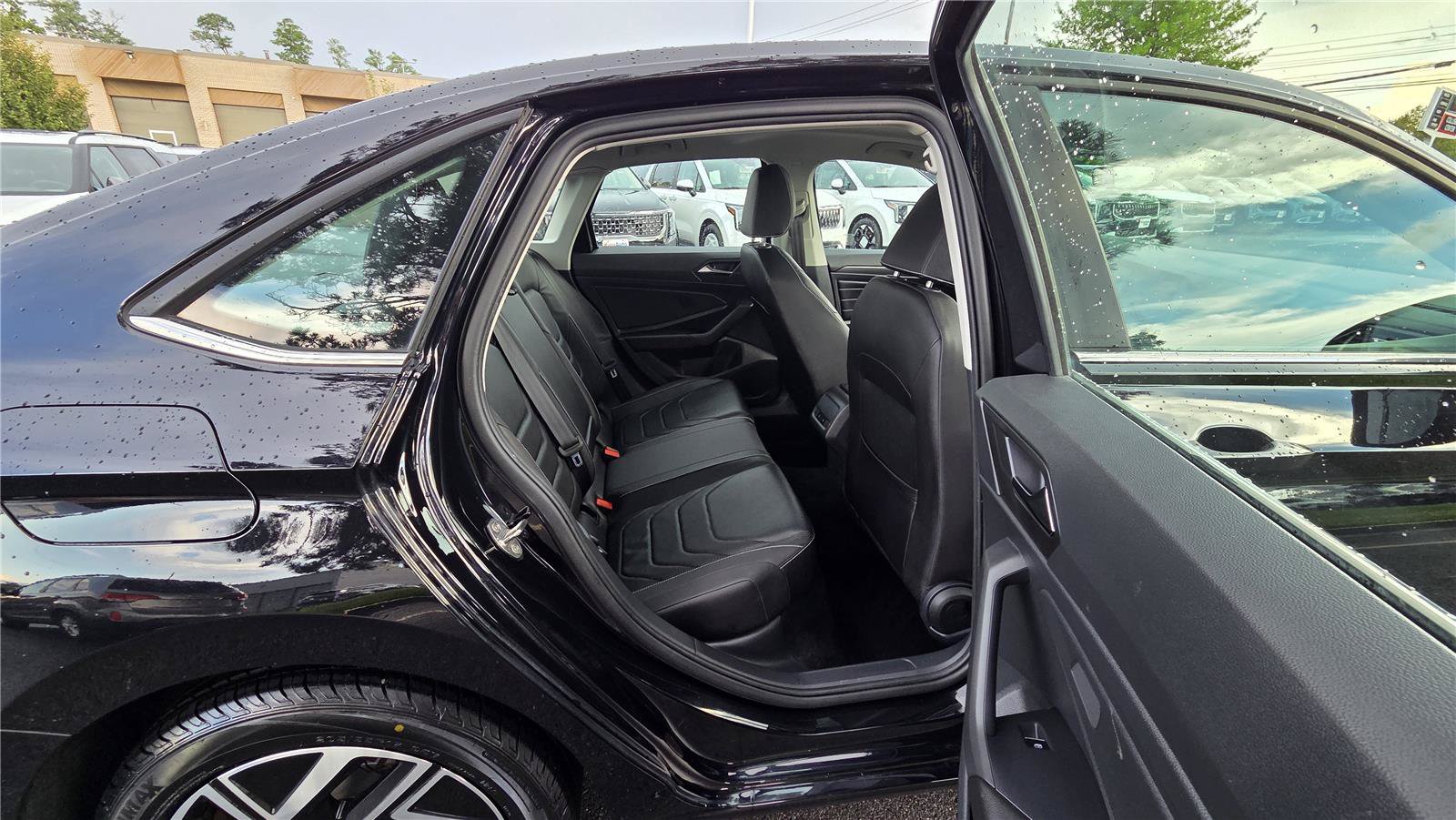 Certified 2023 Volkswagen Jetta SEL FWD image 32