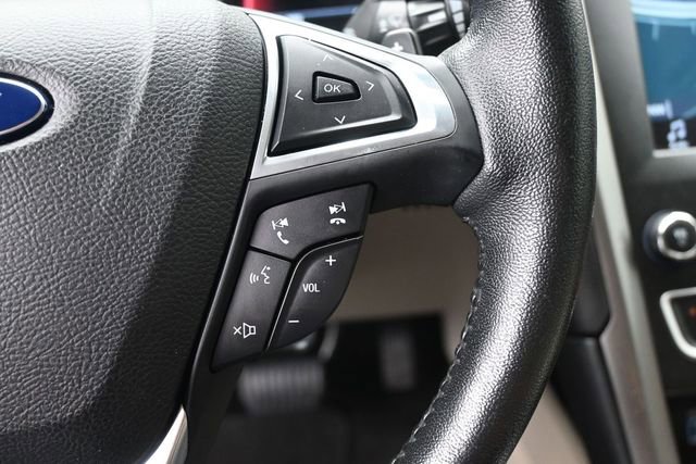 Used 2017 Ford Fusion SE w/ Fusion SE Technology Package FWD image 23