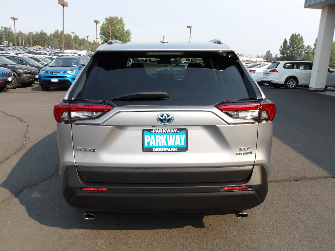Used 2022 Toyota RAV4 XLE w/ Convenience Package AWD/4WD image 4