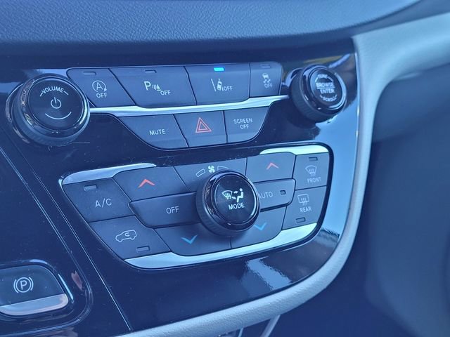 Certified 2024 Chrysler Pacifica Touring-L image 11