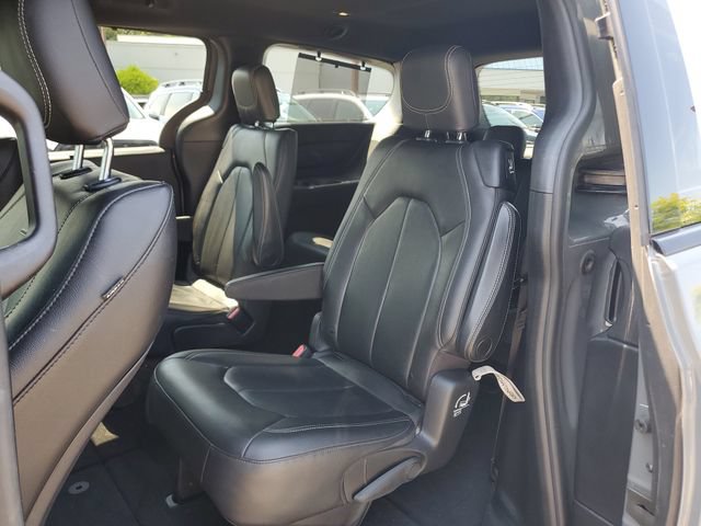 Certified 2020 Chrysler Pacifica Touring-L w/ S Appearance Package FWD image 14