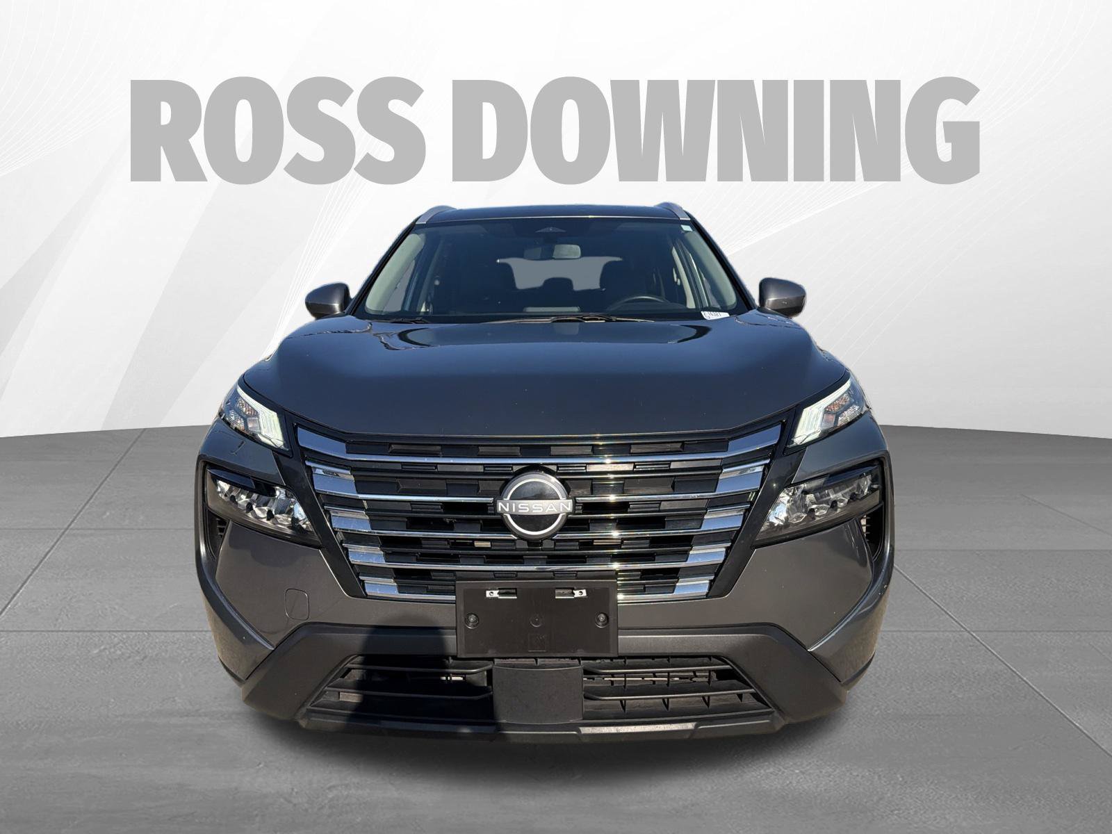 Used 2025 Nissan Rogue SV w/ SV Premium Package FWD image 2