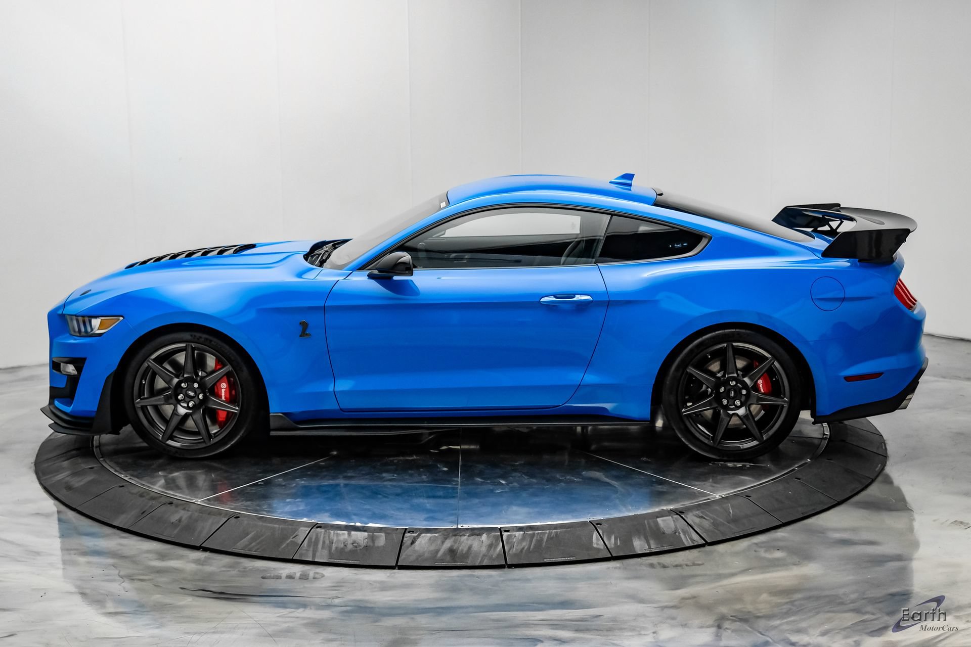 Used 2022 Ford Mustang Shelby GT500 w/ Carbon Fiber Track Pack RWD image 9