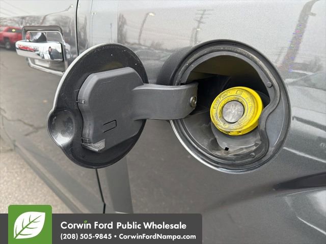 Used 2016 Ford F150 Platinum w/ Equipment Group 701A Luxury image 10