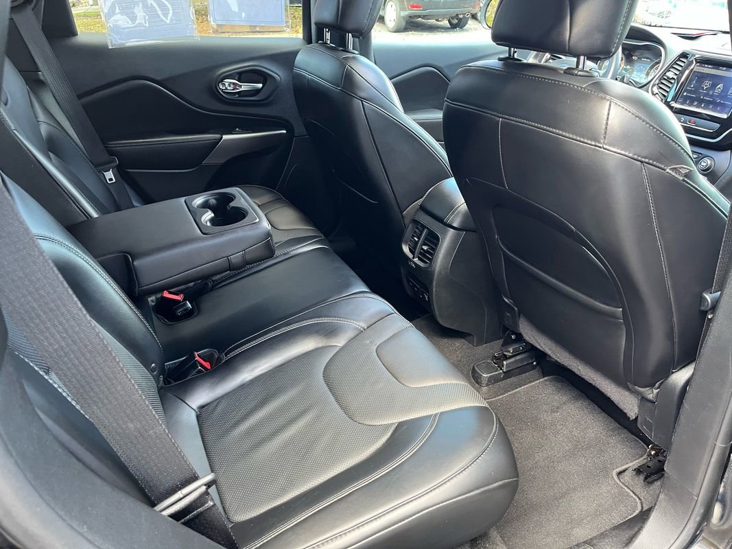 Used 2019 Jeep Cherokee Limited image 24