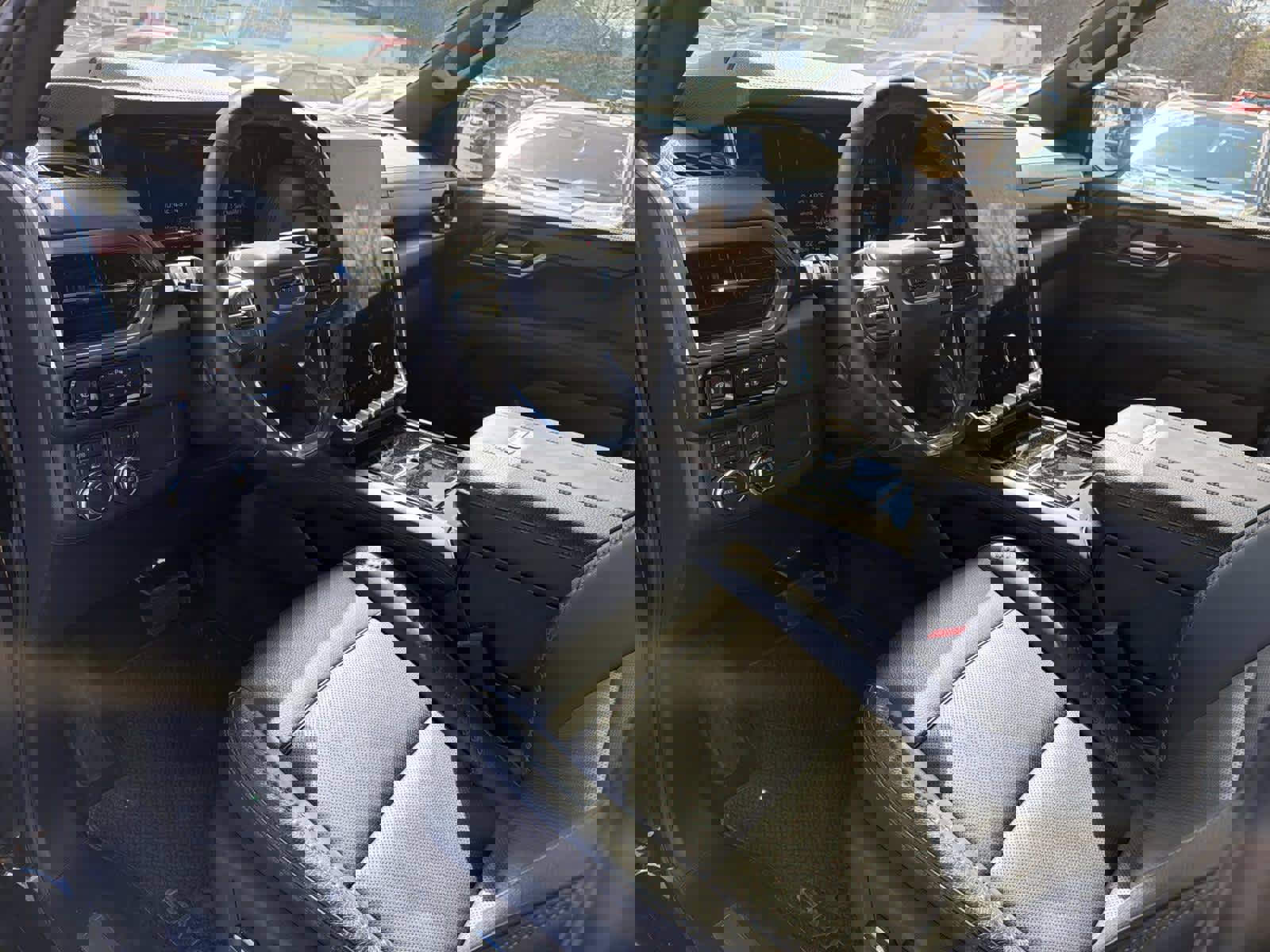 Used 2025 GMC Yukon Denali image 9