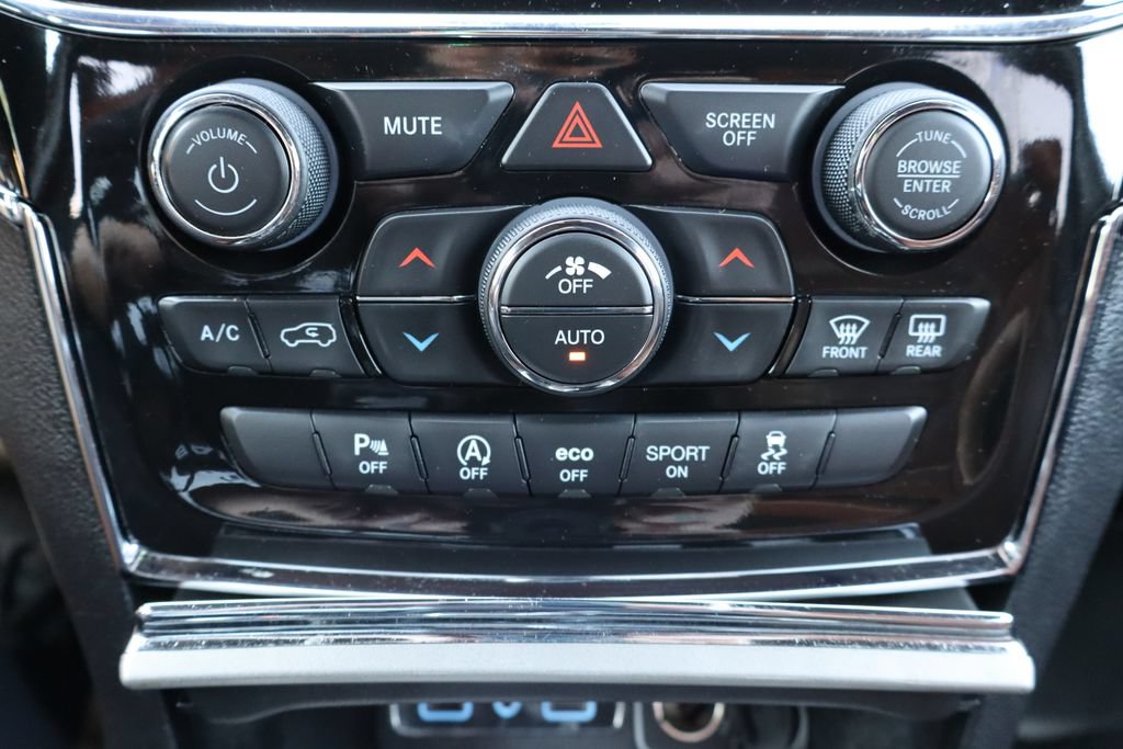 Used 2021 Jeep Grand Cherokee Overland AWD/4WD image 11
