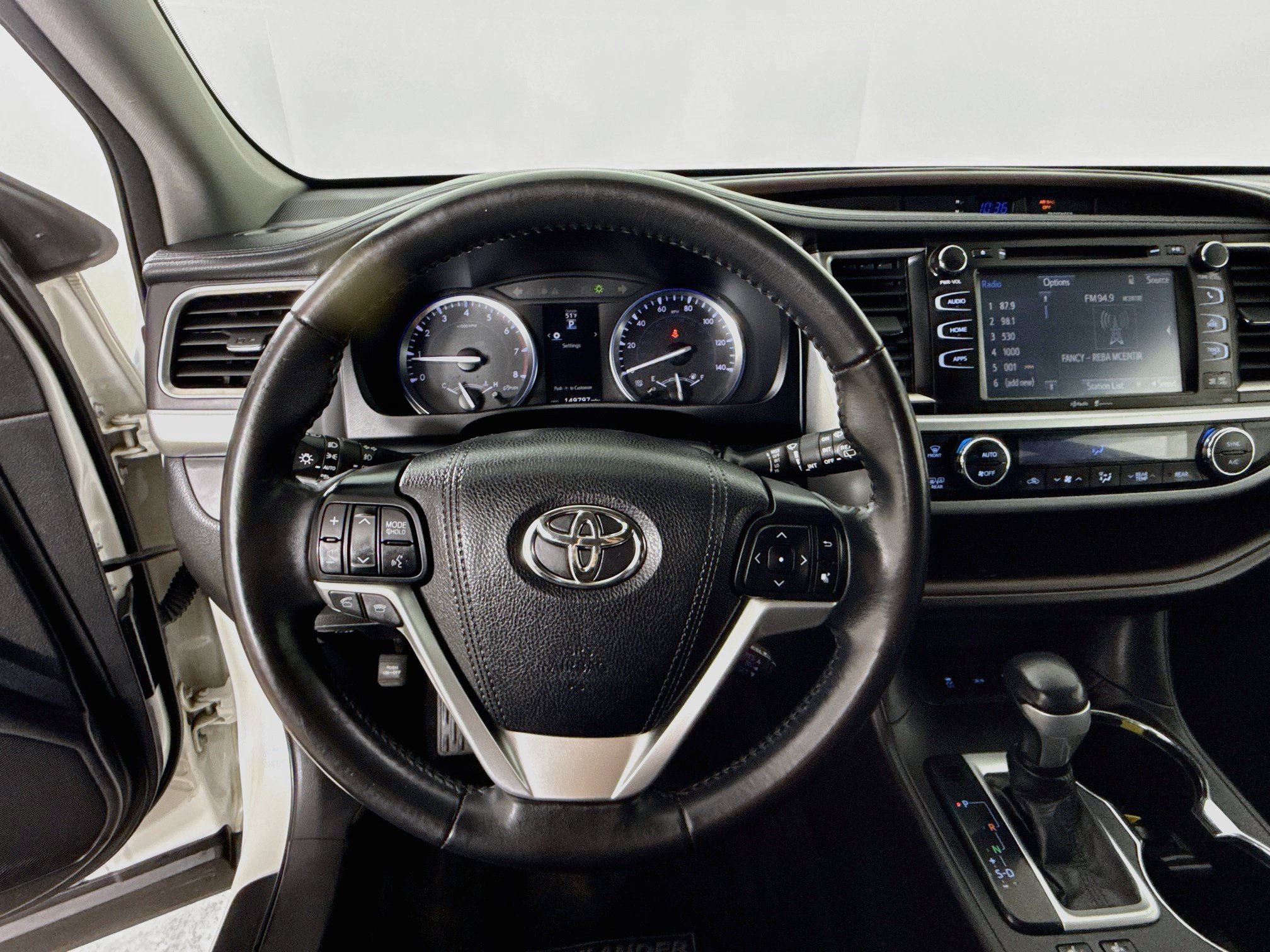 Used 2015 Toyota Highlander XLE AWD/4WD image 13
