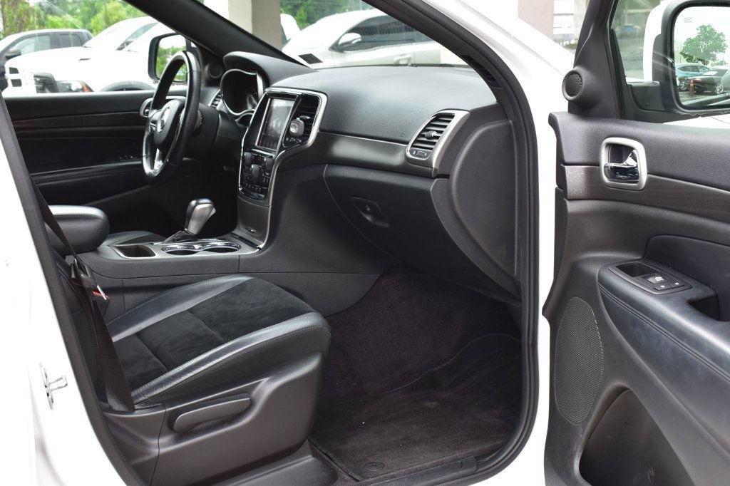 Used 2018 Jeep Grand Cherokee Altitude AWD/4WD image 17