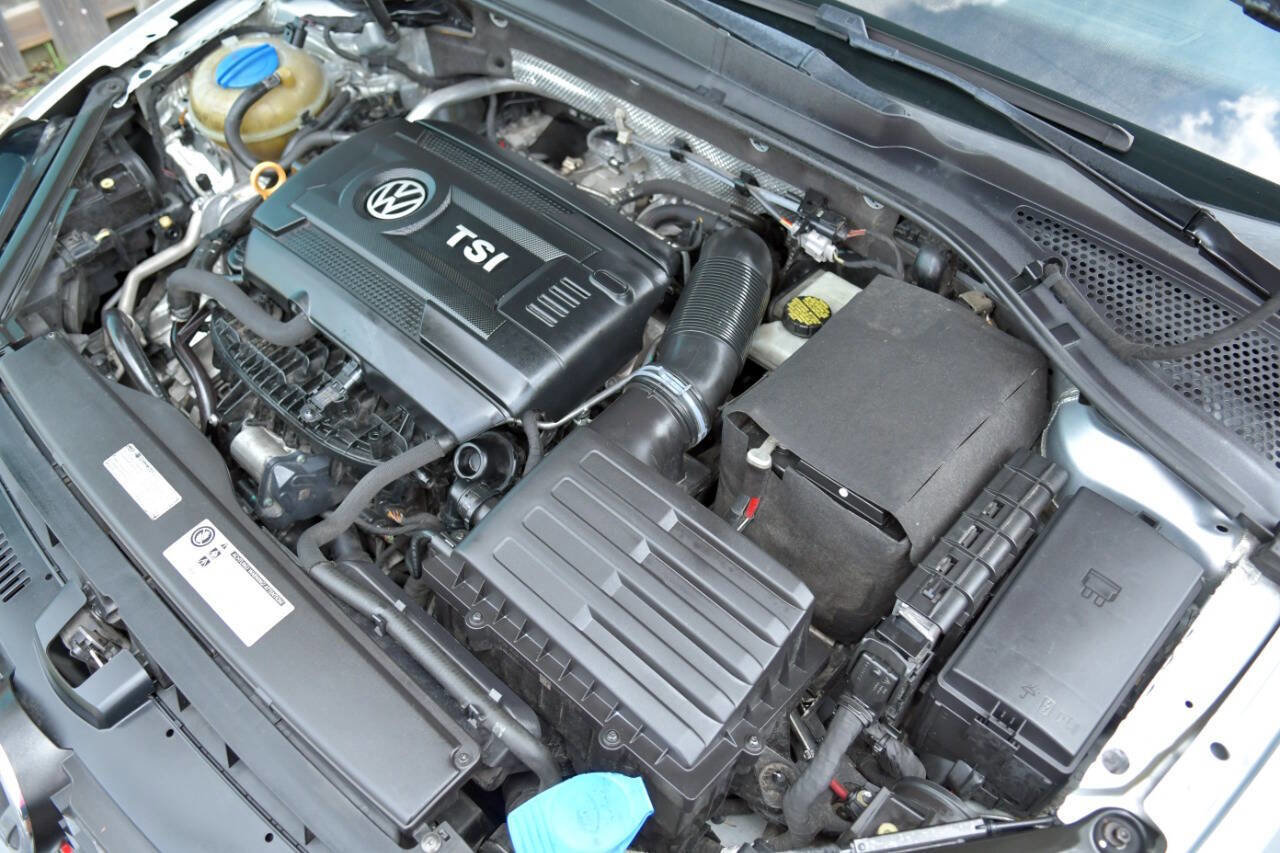 Used 2017 Volkswagen GTI S FWD image 22