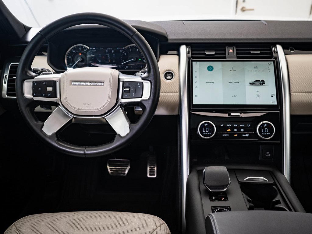 Used 2023 Land Rover Discovery S R-Dynamic image 30