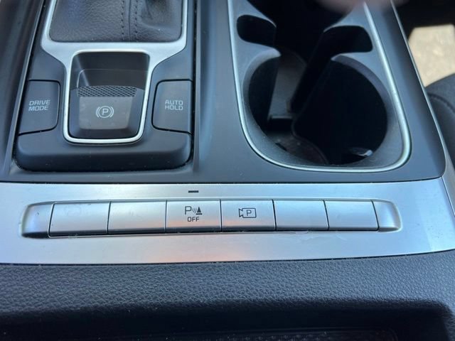 Certified 2022 Kia Carnival LX FWD image 24