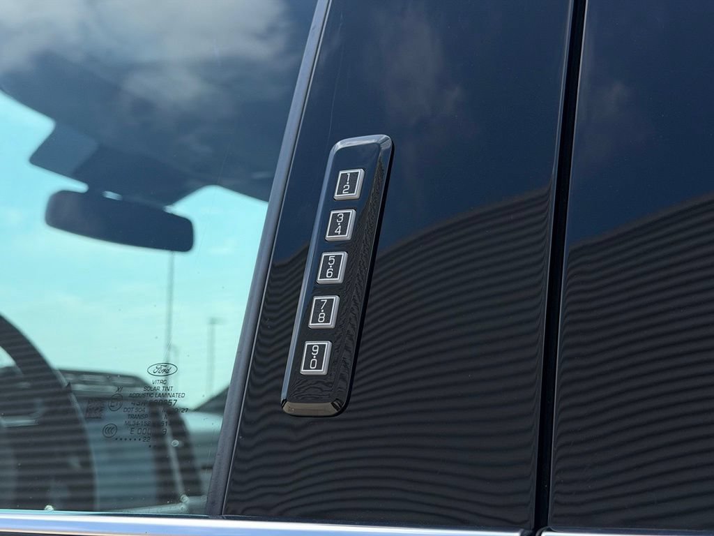 Used 2022 Ford F250 Limited AWD/4WD image 14