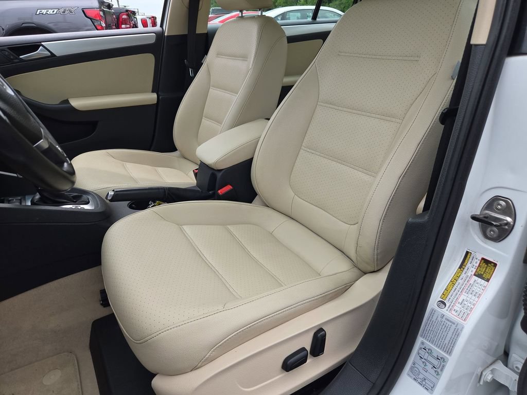 Used 2014 Volkswagen Jetta Hybrid Sedan FWD image 20