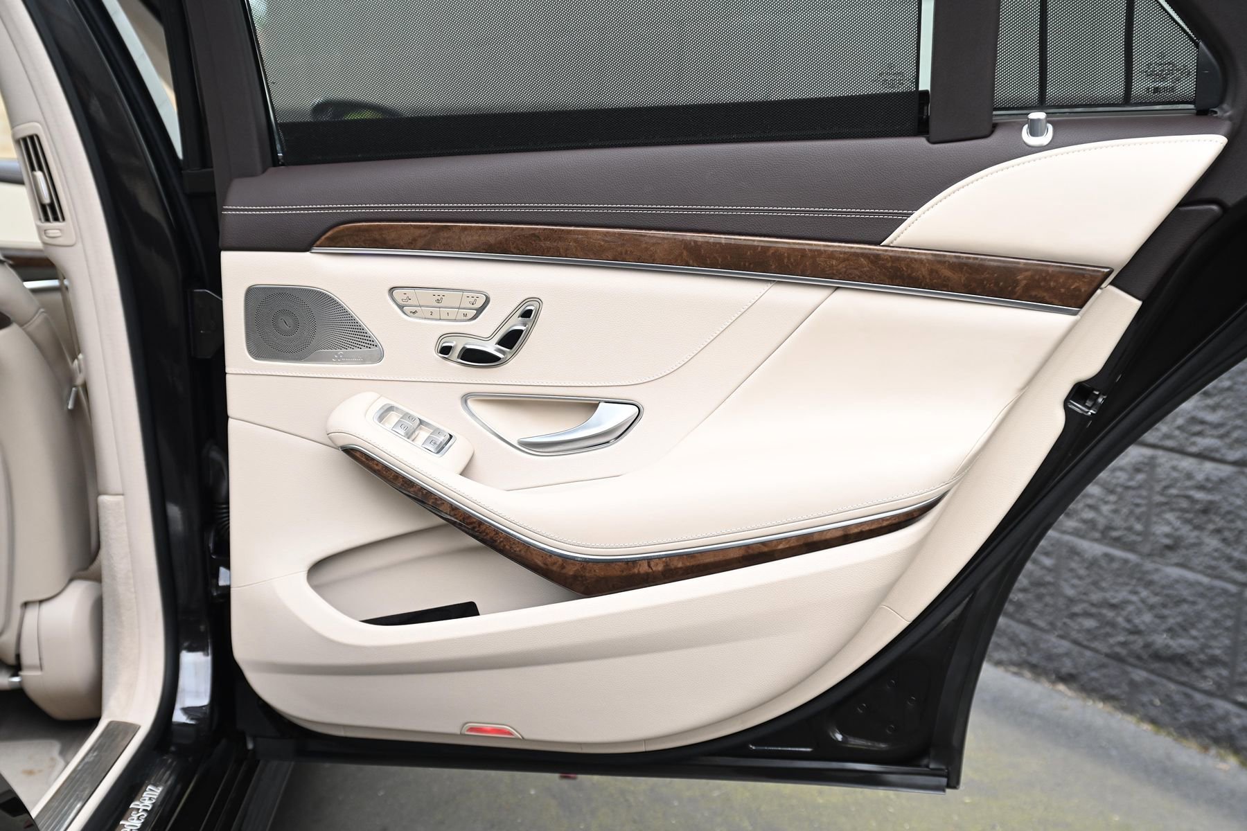 Used 2015 Mercedes-Benz S 550 4MATIC Sedan image 19