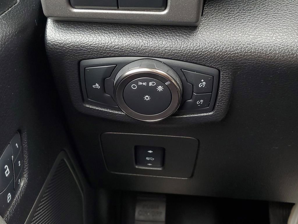 Used 2018 Ford F150 Raptor w/ Equipment Group 802A Luxury image 16