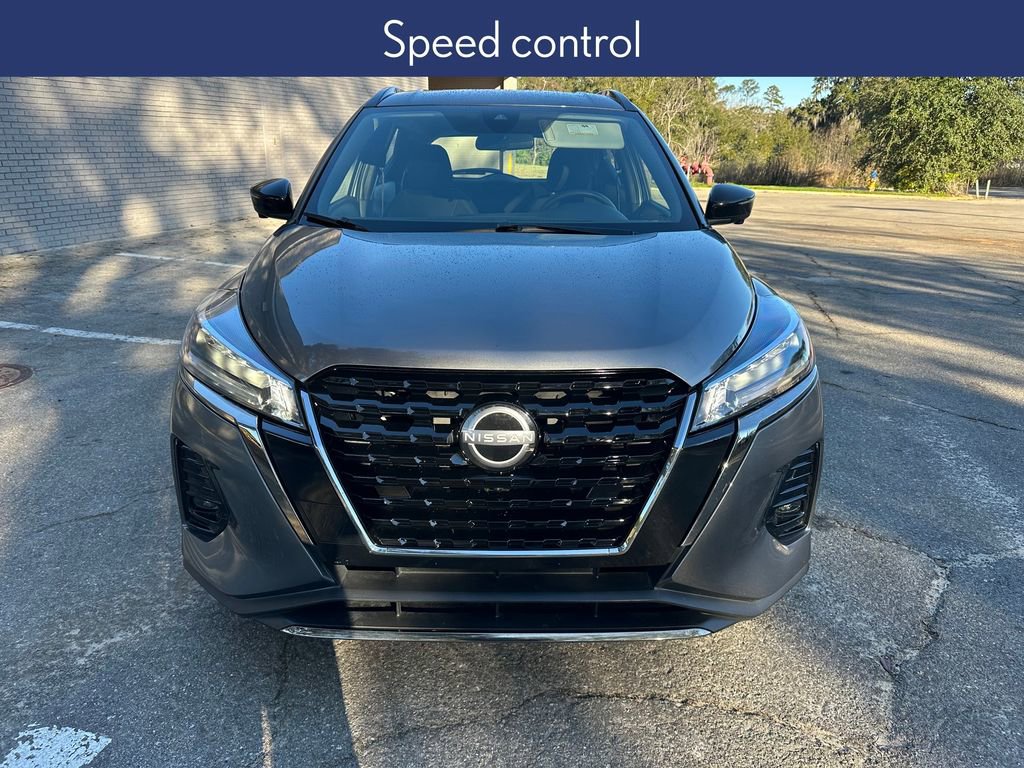 Used 2024 Nissan Kicks SR image 11