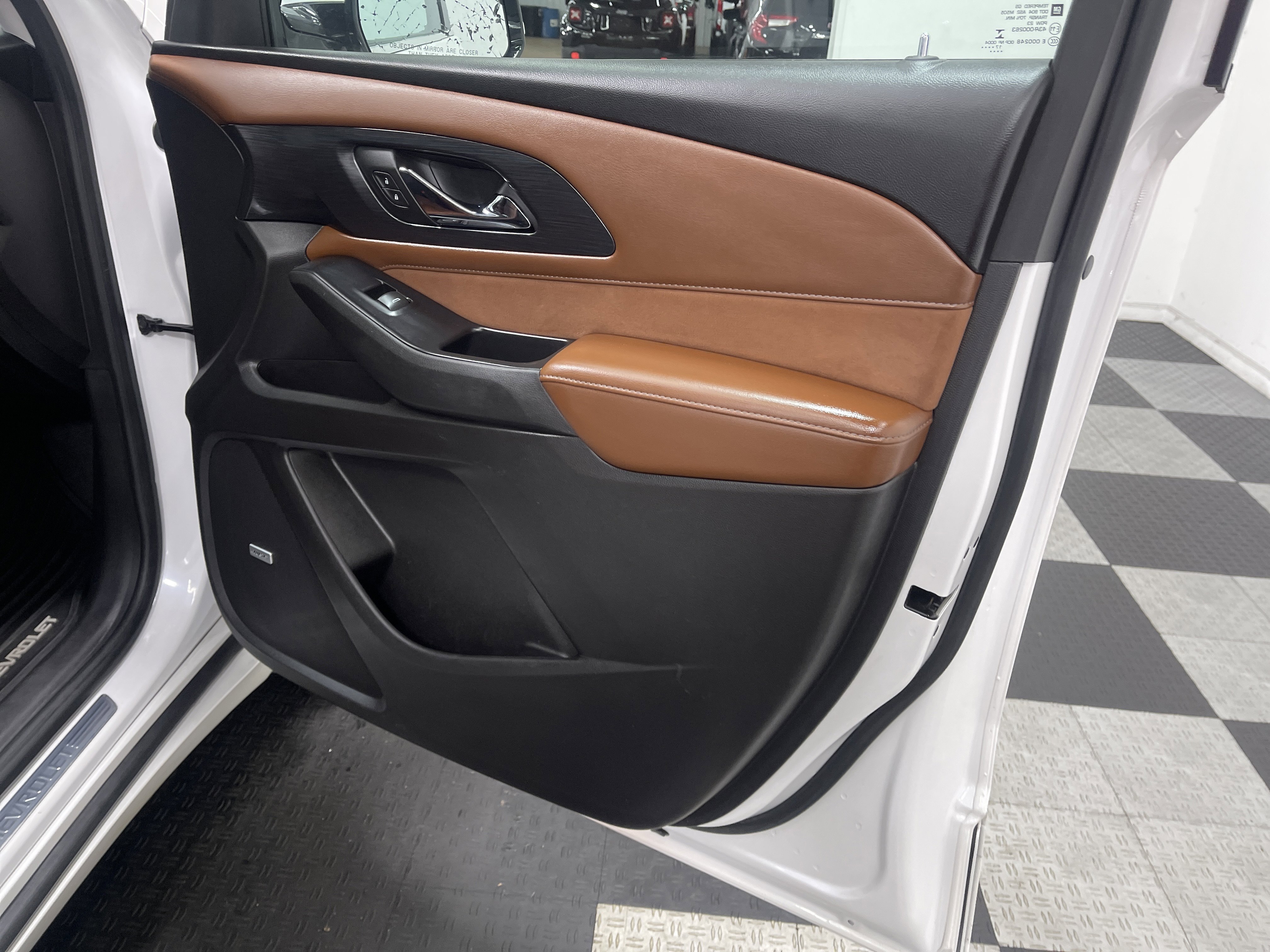 Used 2018 Chevrolet Traverse High Country image 25